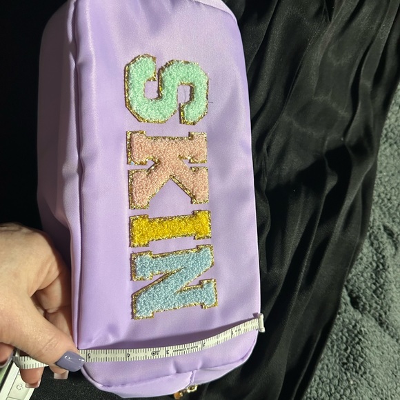 Adorable “skin” make up bag - Picture 4 of 4